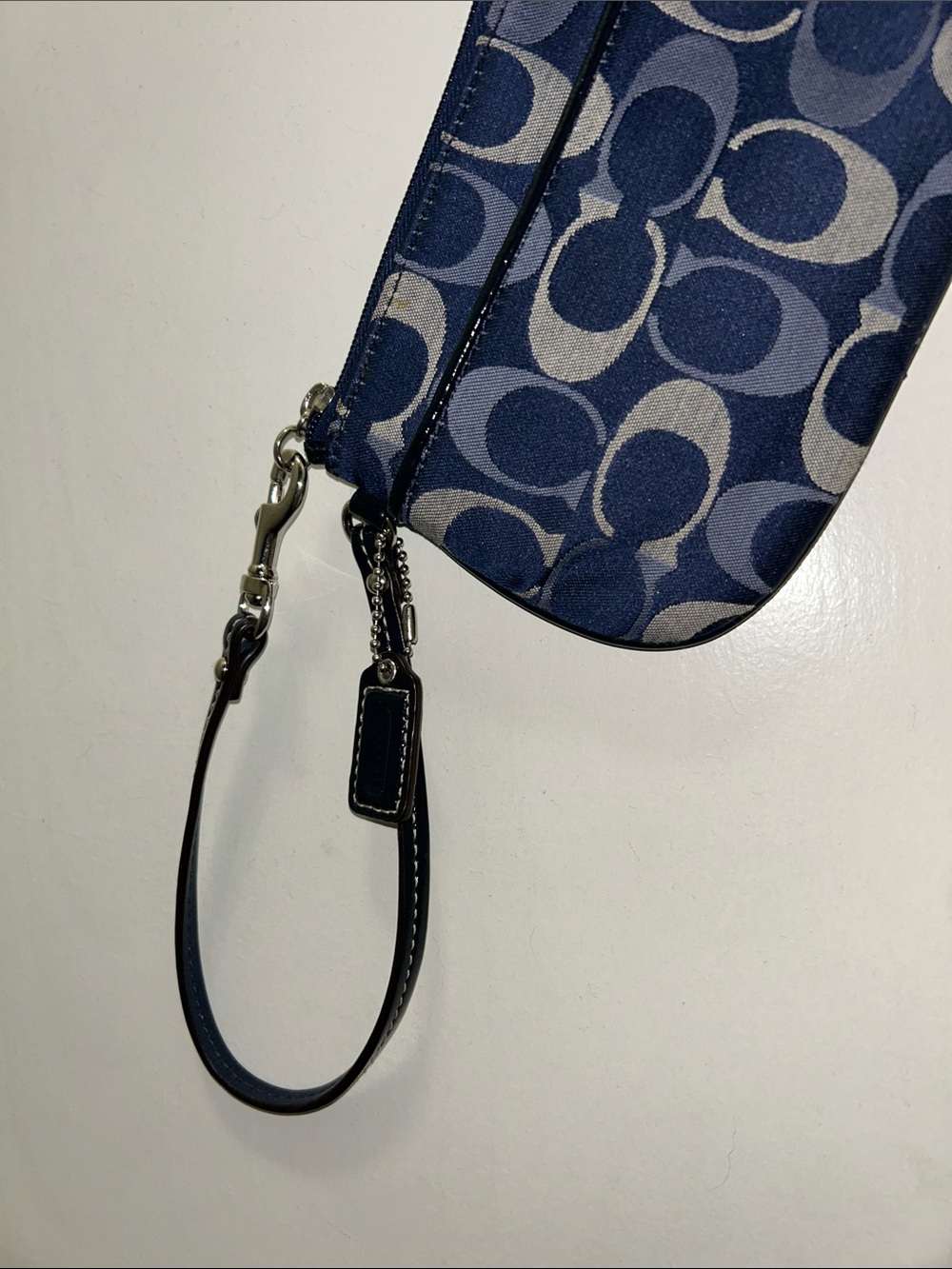 EUC / LIKE NEW Coach Signature Wristlet - blue with Black leather - clean - Picture 9 of 10